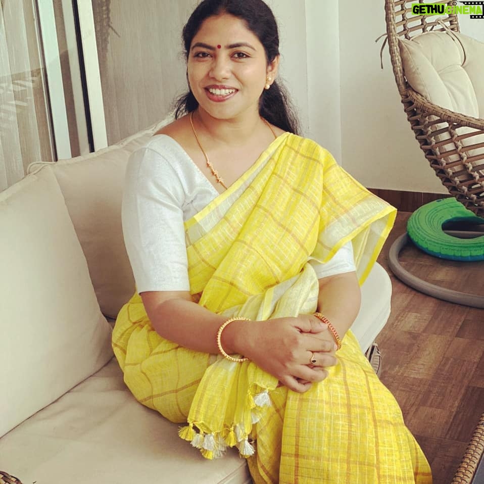Reshmi Karthigeyan - 2K Likes - Yellow💛💫