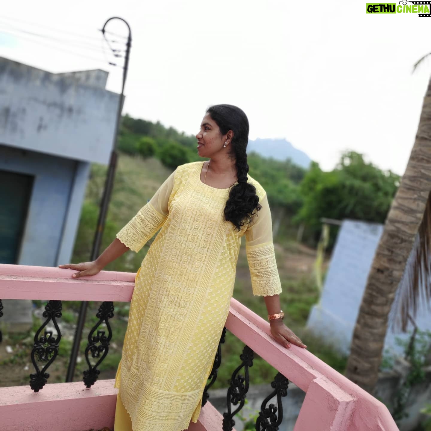 Reshmi Karthigeyan - 1.8K Likes - 😍💛❣