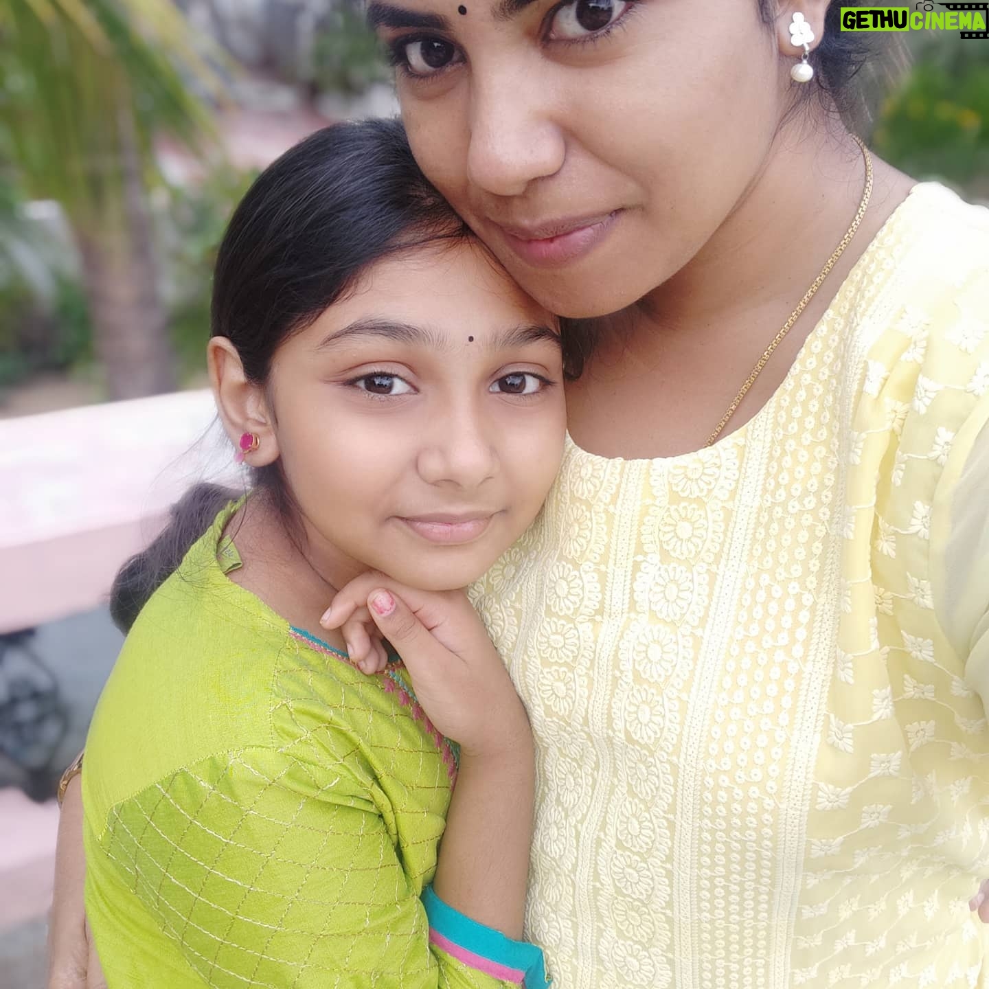 Reshmi Karthigeyan - 1.8K Likes - 😍💛❣