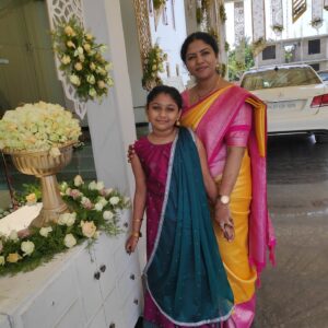 Reshmi Karthigeyan Instagram - You're my flower and my sunshine😍🌹 ☀
Flowers#traditional#momndaughter#pinknyellow#
