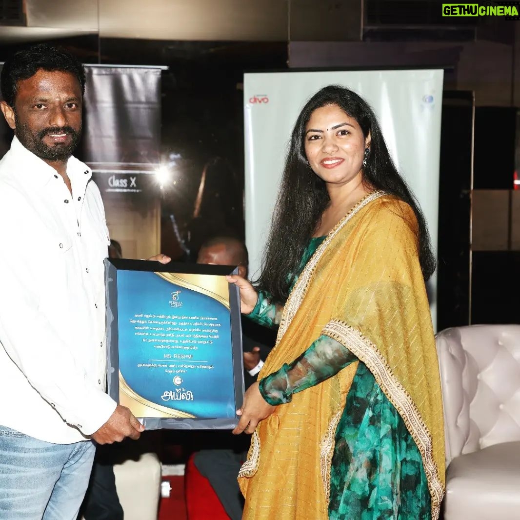 Reshmi Karthigeyan - 1.5K Likes - Ayali is very close to my heart and I felt so happy being recognised by @pandiraj_dir
and receiving this memento from him. . A very special picture 😍🥰
#ayaliwebseries #ayali #tamilwebseries #tamilcineworld #tamildirectors #tamilcinema #tamilan #tamilstatus #tamilcinema #tamilcinima #tamilwomen #