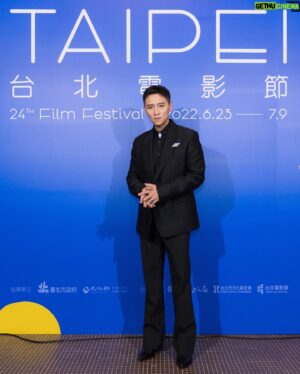 Rexen Cheng Jen-Shuo Instagram - 謝謝台北電影節 @taipeiff 
邀請當頒獎人
一起創作 熱愛電影 持續努力💪

jewellery @bulgari 
suit @dunhill 
hair @2_kyun_hee 
make up @2_kyun_hee 
stylist @charliebubblecat 
Thanks 🙏❤️