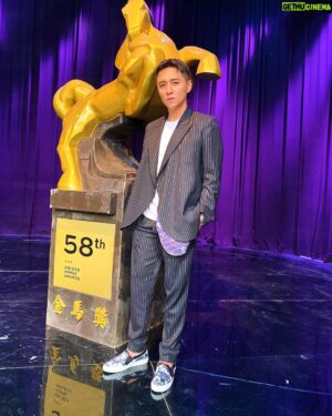 Rexen Cheng Jen-Shuo Instagram - @goldenhorsefilmfestival  金馬58🐎
你好🧡
謝謝 @pinkbabe0309 精彩的訪問

Clothes : @danielwong_official 
Make up : @2_kyun_hee