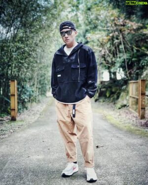 Rexen Cheng Jen-Shuo Instagram - 謝謝家人和朋友們還有我愛的粉絲們給我的祝福。謝謝家人和朋友們對我的陪伴。感謝大家對我一直以來的照顧，支援和理解。
（最感謝在天上的父母養育之恩）

@rptn_official 
Photo by @13liao
