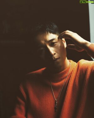 Rexen Cheng Jen-Shuo Instagram - 為什麼要因為日期520才要說愛呢？
我是一直隨時隨地都愛著愛我的人跟我愛的人。

Make up @2_kyun_hee