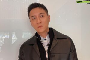 Rexen Cheng Jen-Shuo Instagram - 很榮幸能夠參與到角頭宇宙系列作品，相信我們的用心與努力會感動、驚艷到大家的。
（冬至幸福健康又快樂）
Styling : @charliebubblecat 
Thanks : @sandroparis 
Make up : @2_kyun_hee ❤️
@gatao_movie