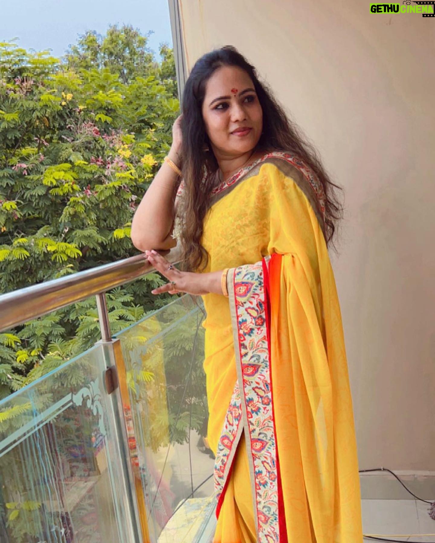 Reyaa Hari - 229 Likes - Happyyyy #sarasvathipoojai 💛💛