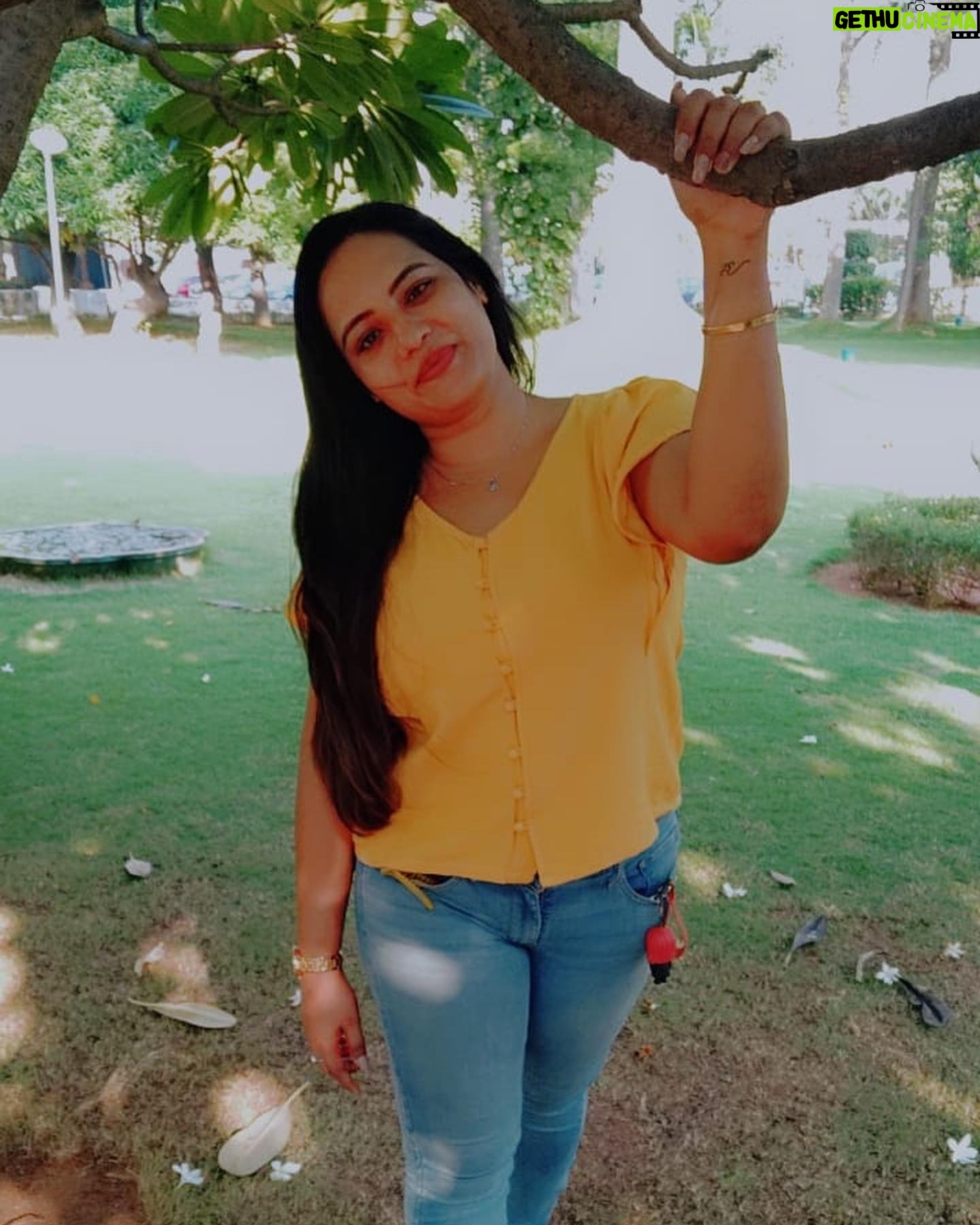 Reyaa Hari - 165 Likes - 💛