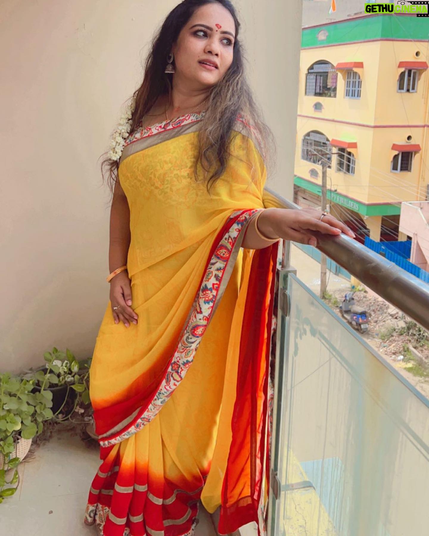 Reyaa Hari - 229 Likes - Happyyyy #sarasvathipoojai 💛💛