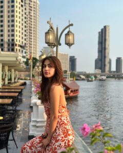 Actress Rhea Chakraborty HD Instagram Photos and Wallpapers June 2024