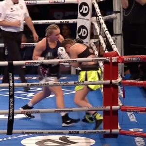 Rhiannon Dixon Instagram - Stepping up on Sep 30 🔜

One month to go until rising Lightweight @rhiannondixon_ challenges 16-1 former World Title challenger Katharina Thanderz for the EBU European Title in London 🇪🇺👑

#DixonThanderz #OpetaiaThompson #Boxing