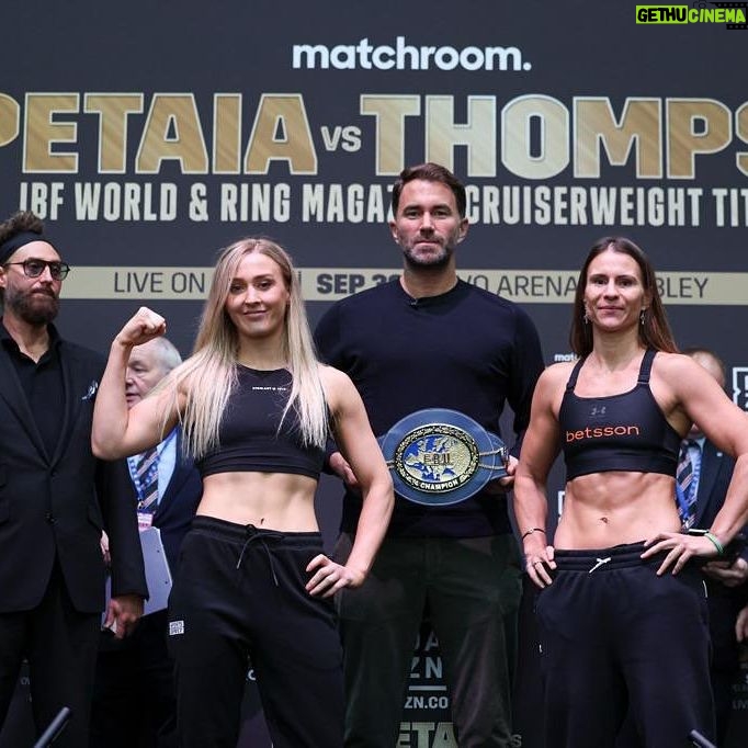 Rhiannon Dixon - 1K Likes - Smiles for miles 1 day out from fight night