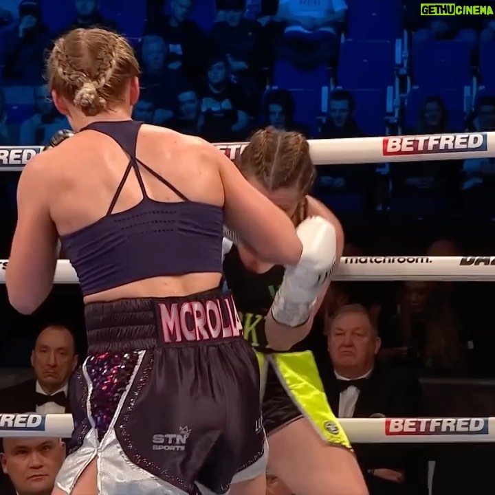 Rhiannon Dixon - 1.5K Likes - ✍️ @rhiannondixon_ 🤝
The new Commonwealth Lightweight Champion extends pact with @MatchroomBoxing 🙌