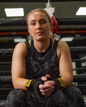 Rhiannon Dixon Instagram - From Pharmacist to Fighter: Meet Rhiannon Dixon, the newest member of Team Everlast. 

Formerly fighting on the COVID frontlines, she's now fighting as the Commonwealth Lightweight Champion, with her eyes set on becoming a world champion. Her exceptional footwork, honed through years of ballet, tap, and modern dancing, gives her a unique edge in the ring.
 
With Coach Anthony Crolla, former WBA Lightweight World Champion, guiding her to greatness, @rhiannondixon_ has soared to an 8-0 record since going pro in 2019.  Stay tuned as she gears up to compete for the EBU (European) Lightweight Title this coming autumn. 

 #TeamEverlast #Everlast #RhiannonDixon