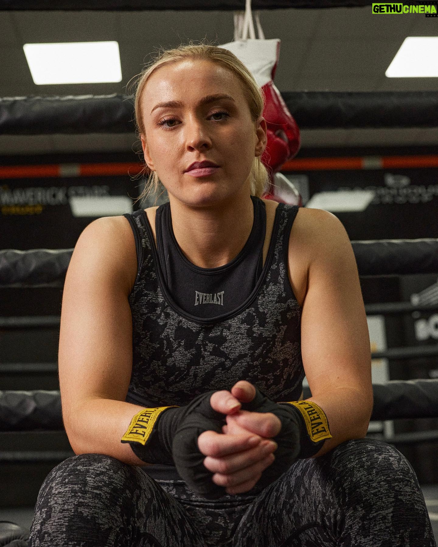 Rhiannon Dixon - 1K Likes - From Pharmacist to Fighter: Meet Rhiannon Dixon, the newest member of Team Everlast.
Formerly fighting on the COVID frontlines, she's now fighting as the Commonwealth Lightweight Champion, with her eyes set on becoming a world champion. Her exceptional footwork, honed through years of ballet, tap, and modern dancing, gives her a unique edge in the ring.
With Coach Anthony Crolla, former WBA Lightweight World Champion, guiding her to greatness, @rhiannondixon_ has soared to an 8-0 record since going pro in 2019. Stay tuned as she gears up to compete for the EBU (European) Lightweight Title this coming autumn.
#TeamEverlast #Everlast #RhiannonDixon