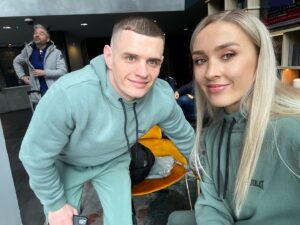 Rhiannon Dixon Instagram - I tell @rossstephen_1 enjoy fight week because I will not be anywhere near 9stone9 for a long time 😛