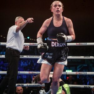 Rhiannon Dixon Instagram - It’s been 1 year since this really nice picture was taken of me by @markrobinsonphoto and since I won my first title as a professional 😂 world title soon! 🤭