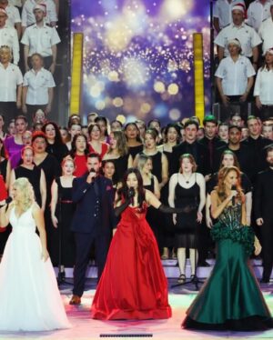 Rhonda Burchmore Instagram - What an absolute joy it was performing at @carolsinthedomain 🎄💕 special thanks to all the brilliant dancers that worked so hard and were so fabulous in my songs . Much love and appreciation to the creatives, including the extraordinary @clim3278 🎶@christopher_horsey 💃 

@viviennalorikeet 👗
@richard.dechazal 👗 
@dkmakeupagency 

@channel7 
@activetvcontent