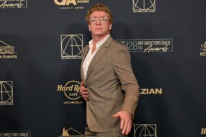 Rhys Darby Instagram - Here I am as a presenter at the Art Directors Guild Awards #ADGawards @adg800 I presented two awards and both times the winners weren't present. Jolly good time tho, the free dinner was amazing. Suit by @scotch_soda Pics by Rob Latour #roblatour