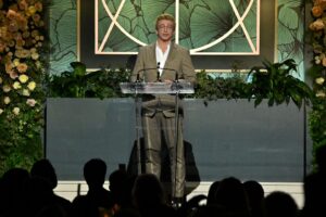 Rhys Darby Instagram - Here I am as a presenter at the Art Directors Guild Awards #ADGawards @adg800 I presented two awards and both times the winners weren't present. Jolly good time tho, the free dinner was amazing. Suit by @scotch_soda Pics by Rob Latour #roblatour