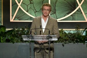 Rhys Darby Instagram - Here I am as a presenter at the Art Directors Guild Awards #ADGawards @adg800 I presented two awards and both times the winners weren't present. Jolly good time tho, the free dinner was amazing. Suit by @scotch_soda Pics by Rob Latour #roblatour