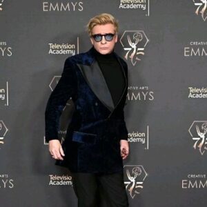 Rhys Darby Instagram - Red Carpet for the Creative Arts Emmys. @televisionacad #creativeartsemmys @helenanthonyofficial jacket, @brooksbrothers turtleneck, @dukedexter loafers. Style by @mikeystyles