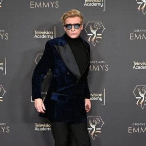 Rhys Darby Instagram - Red Carpet for the Creative Arts Emmys. @televisionacad #creativeartsemmys @helenanthonyofficial jacket, @brooksbrothers turtleneck, @dukedexter loafers. Style by @mikeystyles