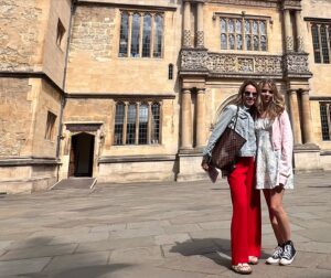 Rhys Olivia Cote Instagram - DAY 4. WINDSOR CASTLE &  OXFORD! So happy we even got to see Amy @ Ernie!! @amys.shots ❤️❤️ ➡️➡️➡️➡️#windsorcastle #windsor #oxford #oxforduniversity #england #uk #traveltheworld #europe #european #blessed #grateful #itsagoodlife #rhysolivia #rhyscote