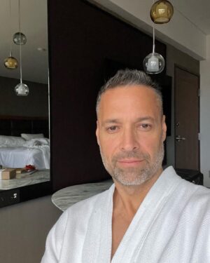 Ricardo Álamo Instagram - Bella semana para tod@s ❤️🐝 abrazo grande a la distancia 🌅