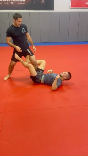 Ricardo Lamas Instagram - Technique of the week!  Try this set up to a back take from De La Riva guard!

#delarivaguard #backtake #bjj #lamaswrestlejitsu #mma #ufc #ufcgym #ufcgymnaperville