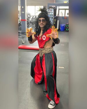 Ricardo Lamas Instagram - The secrets awaits eyes unclouded by ambition… Those who are bound by desire see only that which can be held in their hands.

#shonuff #thelastdragon #motivationmonday #mma #ufc #ufcgym #ufcgymnaperville #lamaswrestlejitsu #bjj #muaythai #kungfu