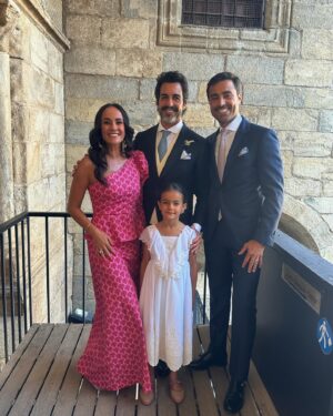 Ricardo Pereira Instagram - Nossos amores, que dia mágico! Estaremos sempre aqui de mãos dadas com vocês ♥️

#wedding #love #friends