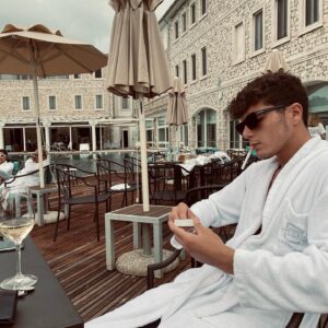 Riccardo Mandolini Instagram - 🥥