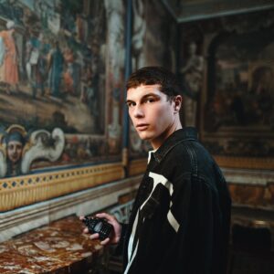 Riccardo Mandolini Instagram - Proud to be born in Roma 
#Advertising @maisonvalentino