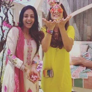 Richa Pallod Instagram - Phoolo ki holi ! Let’s make it safe ! Happy Holi 🎉