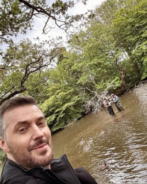 Richard Armitage Instagram - Deep river filming for the AV trailer of my 2nd Audible Original novel ‘The Cut’. It’s a wrap!!! Thanks to the whole team but especially Floris Nikki Steph Meg and Chloe for a fun few days, can’t wait to see the finished Cut! 🎥🎬
