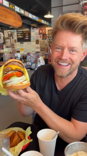 Richard Blais Instagram - Never give up 💪🏼 Could you take down this iconic burger? @hodads1502