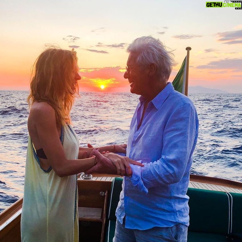 Richard Gere - 4.9K Likes - Richard and Alejandra Gere (@alejandragere) have welcomed a baby boy.
The name of their son is #Alexander .
We wish all the best for the new family. šŖ
#RichardGere #richard #gere #richardtiffanygere #wunderful #usa #instamen #instafashion #prettymen #prettywoman #actor #amazing #awesome #followme #favoritefilm #followforfollow #giorgioarmani #lovehim #likeforlike #beautiful #bestactor #bestmovie #newyork #mensfashion #menwithstyle #silverfox #giorgioarmani #hachiko #alejandrasilva #babyboy