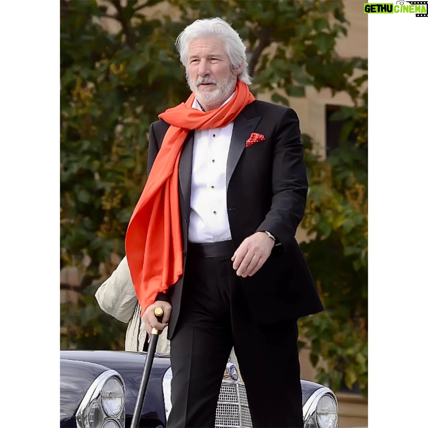 Richard Gere - 8.6K Likes - Merry Christmas š
#RichardGere #richard #gere #richardtiffanygere #wunderful #usa #instamen #instafashion #prettymen #prettywoman #actor #amazing #awesome #film #followme #favoritefilm #followforfollow #giorgioarmani #lovehim #likeforlike #beautiful #bestactor #bestmovie #ny #newyork #movie #mensfashion #menwithstyle #silverfox #giorgioarmani #motherfatherson