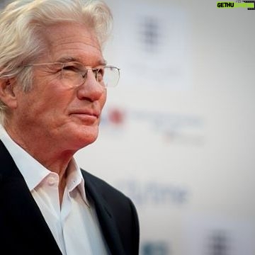 Richard Gere - 7.1K Likes - Happy New Year!
#richardgere #richardtiffanygere #richardtiffanygereoffical