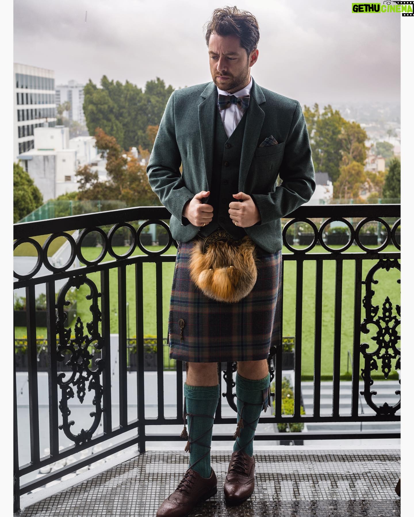 Richard Rankin - 46.1K Likes - Pre #eltonjohnoscarparty.
Thanks @macgregorandmacduff for this awesome kilt outfit.
📸: @sammierussell