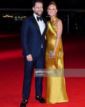 Richard Rankin Instagram - What a blast at the #outlanderseason6 Premiere. Can’t wait for you all to see it - not long now!
Incredible suit by @tommyraban at @scabal hair and beard (at super short notice) @joeviponduk #outlander @outlander_starz #outlanderseason6