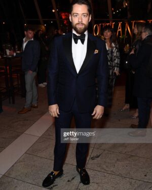 Richard Rankin Instagram - What a blast at the #outlanderseason6 Premiere. Can’t wait for you all to see it - not long now!
Incredible suit by @tommyraban at @scabal hair and beard (at super short notice) @joeviponduk #outlander @outlander_starz #outlanderseason6