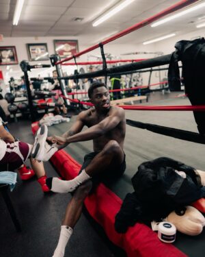Richardson Hitchins Instagram - Well Done Is better than well said April 6th we walk that walk 😤

#TeamHit👊🏾Chins
#chasingGreatness 
#newyorkFinest