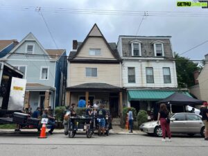 Richie Stephens Instagram - Location location location. Here’s a few we used on Mayor of Kingstown.
.
.
.
.
.
#mayorofkingstown #pittsburgh #pittsburghpa #onlocation #bts #behindthescenes