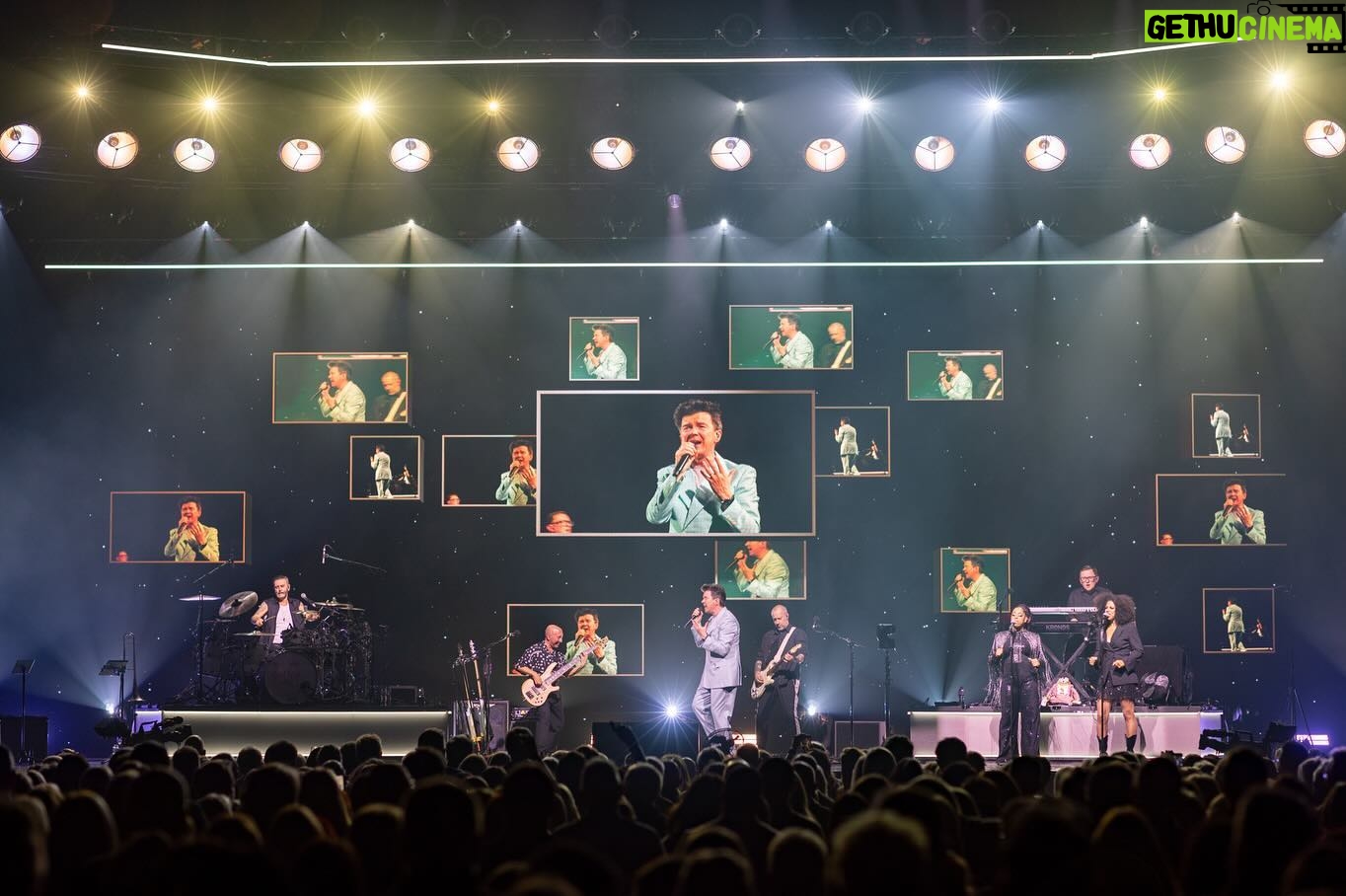 Rick Astley - 4.8K Likes - Caru ti Cardiff 🏴 Next stop…Glasgow 🏴
📷 @oli_sound