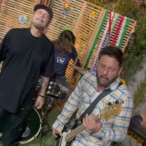 Rick Bonadio Instagram - Muito legal celebrar com nosso irmão @rickbonadio mais um ano de vida fazendo um som pra molecada do @midasacademyofc parabéns pelo projeto amigo! ROCK SEMPRE🤘🏻🔥#music #midasacademy #rock #tihuana #lifestyle #midasmusic #jamsession