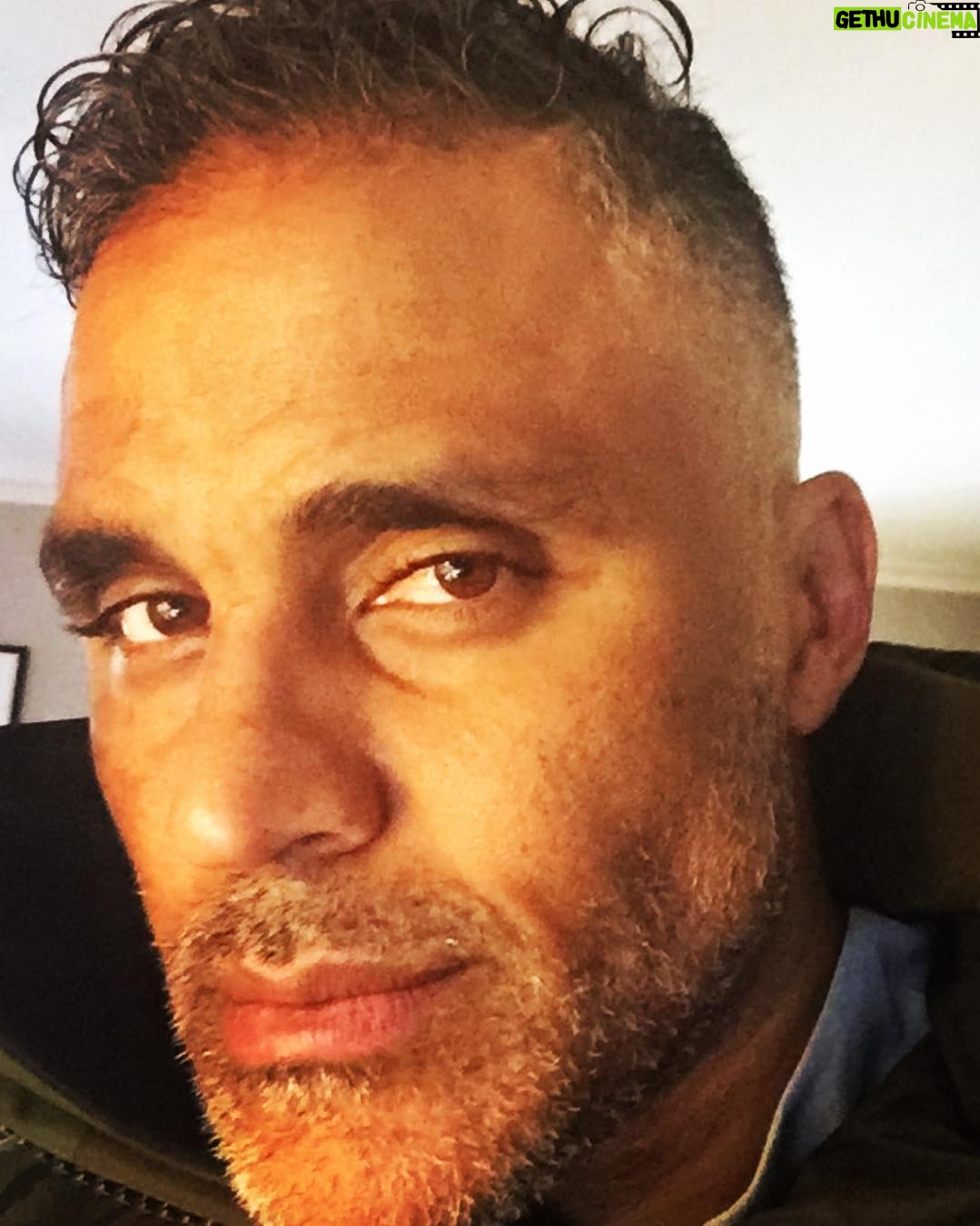 Rick Fox - 1.1K Likes - The face you make when it's Valentines Day and you stop to remember #TheLove and #TheMadness