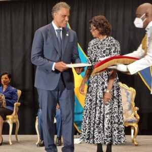 Rick Fox Instagram - Thank you Prime Minister Davis for your trust and this amazing honor of representing the great Commonwealth of The Bahamas 🇧🇸 

Through your appointment of me as an Ambassador at Large you honor my father Ulrick William Fox and for that I am deeply moved with gratitude.

May God Bless you and May God continue to bless the great Commonwealth of the Bahamas 🇧🇸