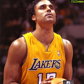 Rick Fox - 1.5K Likes - Ask yourself today: How will you rise? 👊🏾 #HumpDay #MindOverMatter #GameStrong